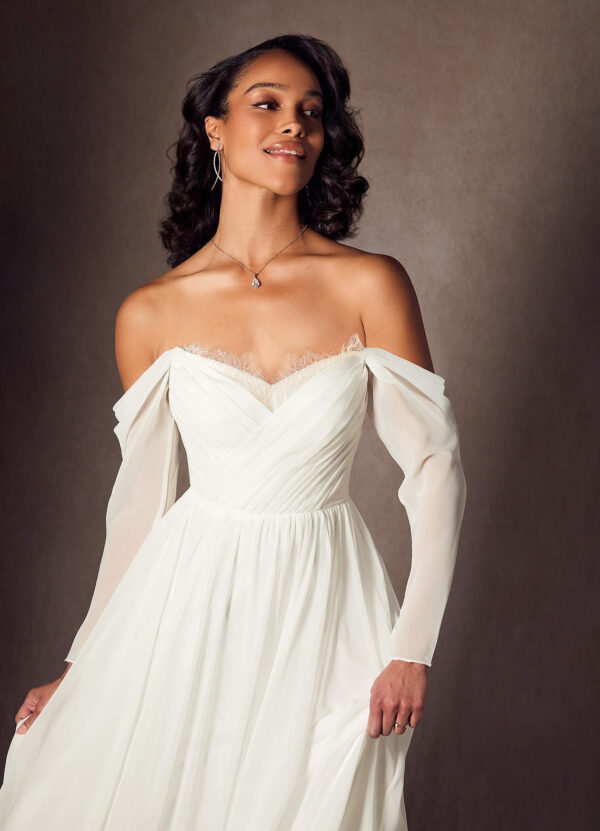 Vintage A-Line Wedding Dress with Lace & Sweetheart Neckline
