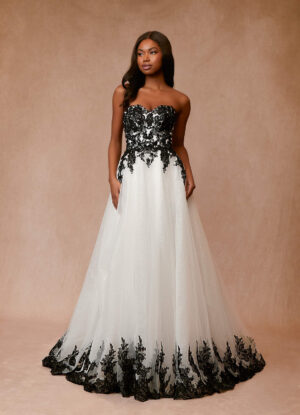 Sweetheart A-Line Wedding Dress – Romantic & Sparkly with 3D Florals