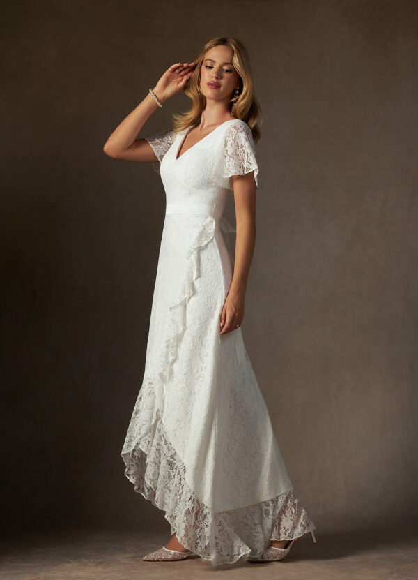 Elegant Lace Wedding Dress with 3D Florals – Perfect for Beach Weddings