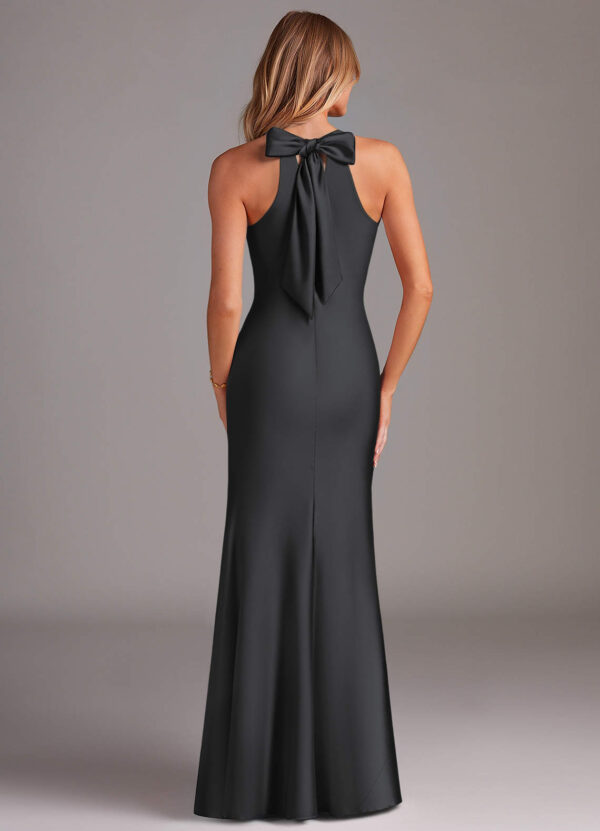 Elegant Bridesmaid Dress – Halter Neck & Keyhole Back