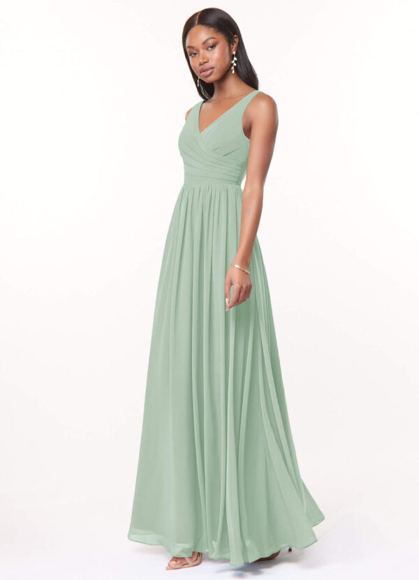 Elegant Bridesmaid Dress – Floor-Length, Pleated, V-Neck