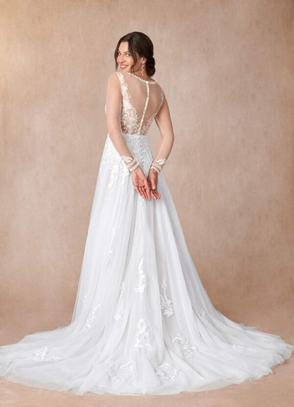 Vintage-Inspired A-Line Wedding Dress with 3D Florals & Lace Details