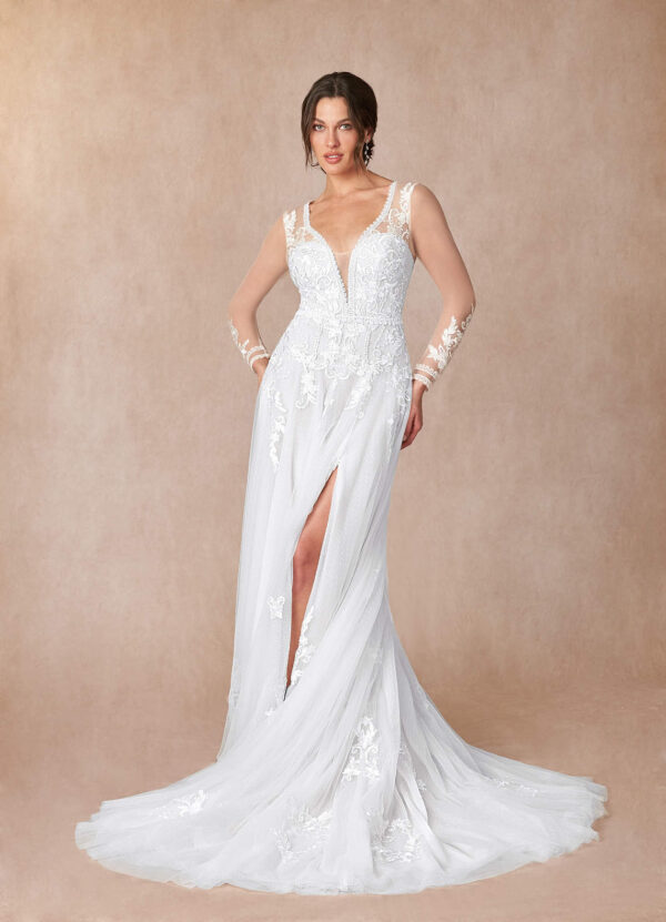 Vintage-Inspired A-Line Wedding Dress with 3D Florals & Lace Details