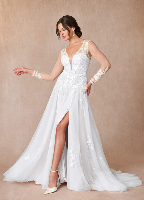 Vintage-Inspired A-Line Wedding Dress with 3D Florals & Lace Details