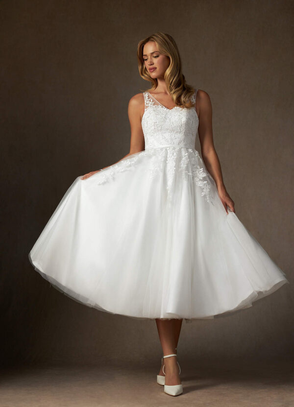 Vintage Custom Wedding Dress – Tea-Length, Lace & 3D Florals