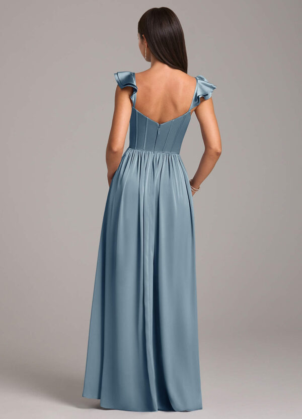 Elegant Bridesmaid Dress – Sweetheart Neckline & Leg Slit