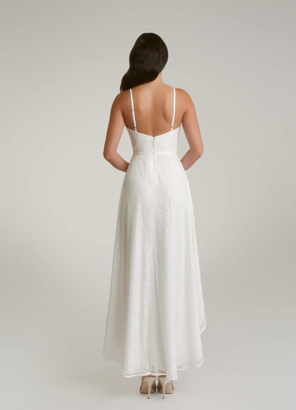 Elegant Custom Wedding Dresses with Lace & V Back – Fast Delivery