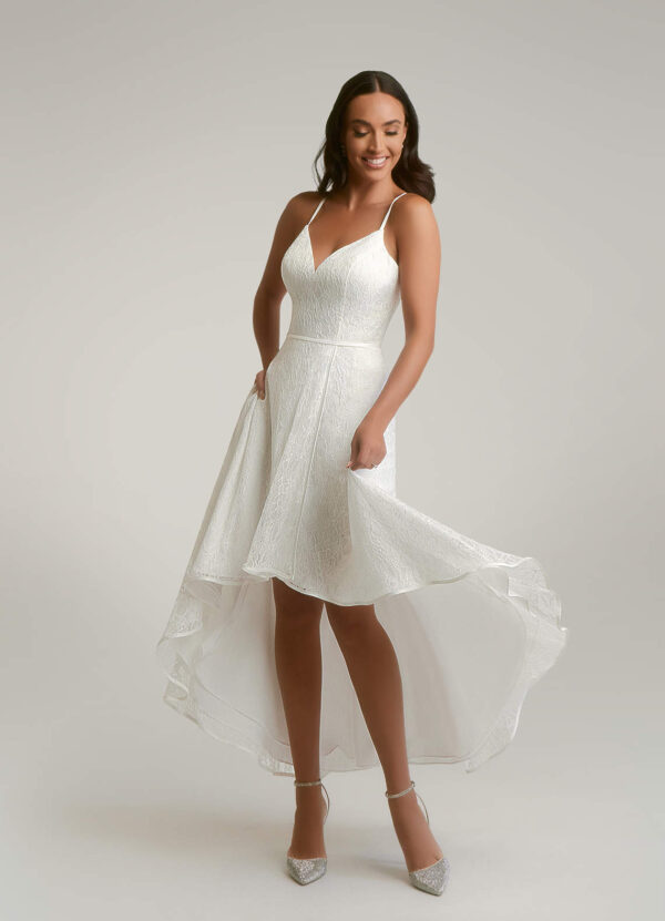 Elegant Custom Wedding Dresses with Lace & V Back – Fast Delivery