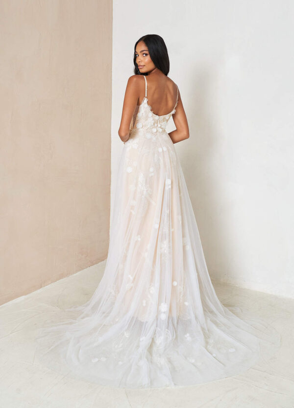 Elegant Custom Wedding Dress – Beaded Lace & Cathedral Train