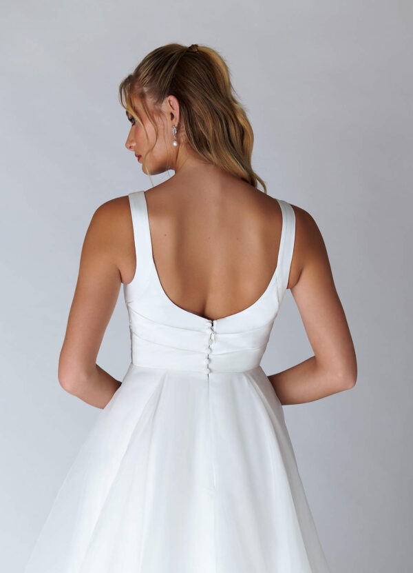 Chic Satin Wedding Dress – Pleated A-Line Style