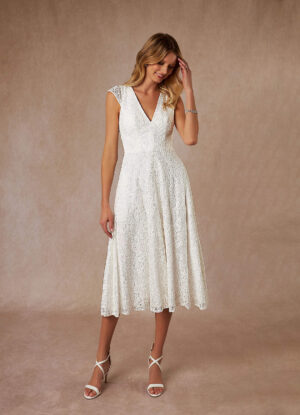 Chic Custom Wedding Dress – Lace & Tea-Length