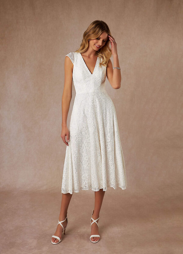 Chic Custom Wedding Dress – Lace & Tea-Length