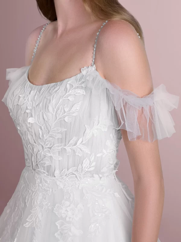 Princess Scoop Neck Tulle Wedding Dress