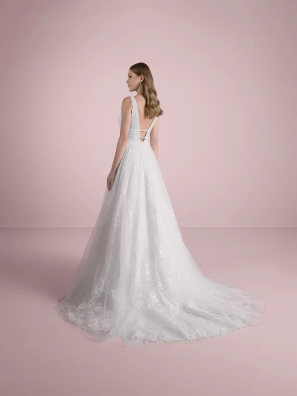 V-Neck A-Line Tulle Wedding Dress