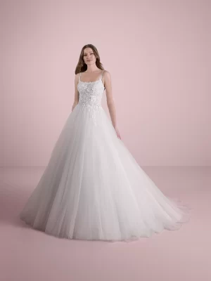 Scoop Neck Princess Tulle Wedding Dress