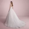 Scoop Neck Princess Tulle Wedding Dress