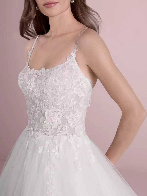 Scoop Neck Princess Tulle Wedding Dress