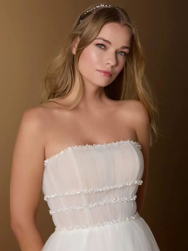 Strapless A-Line Tulle Wedding Dress