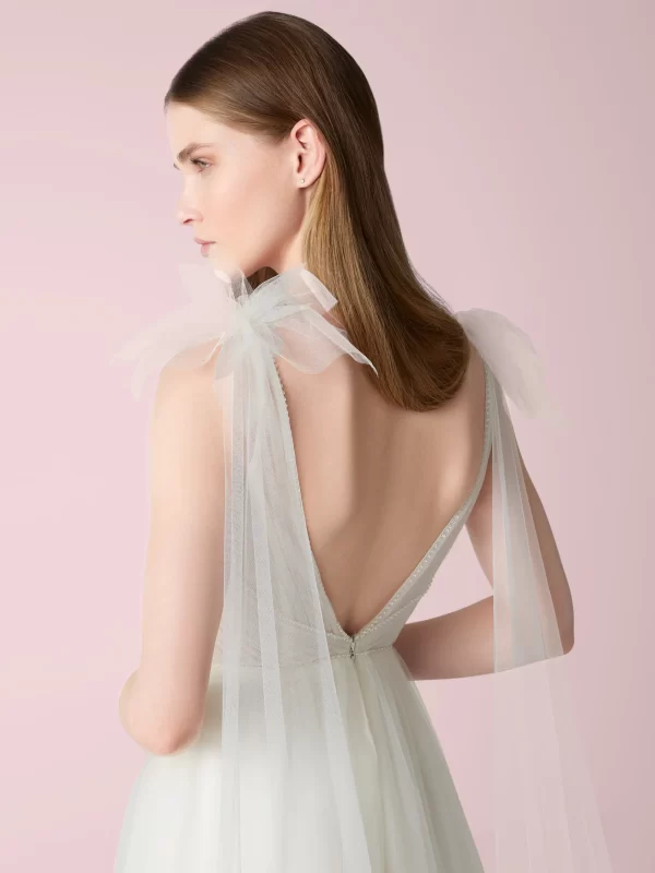 V-Neck A-Line Tulle Wedding Dress